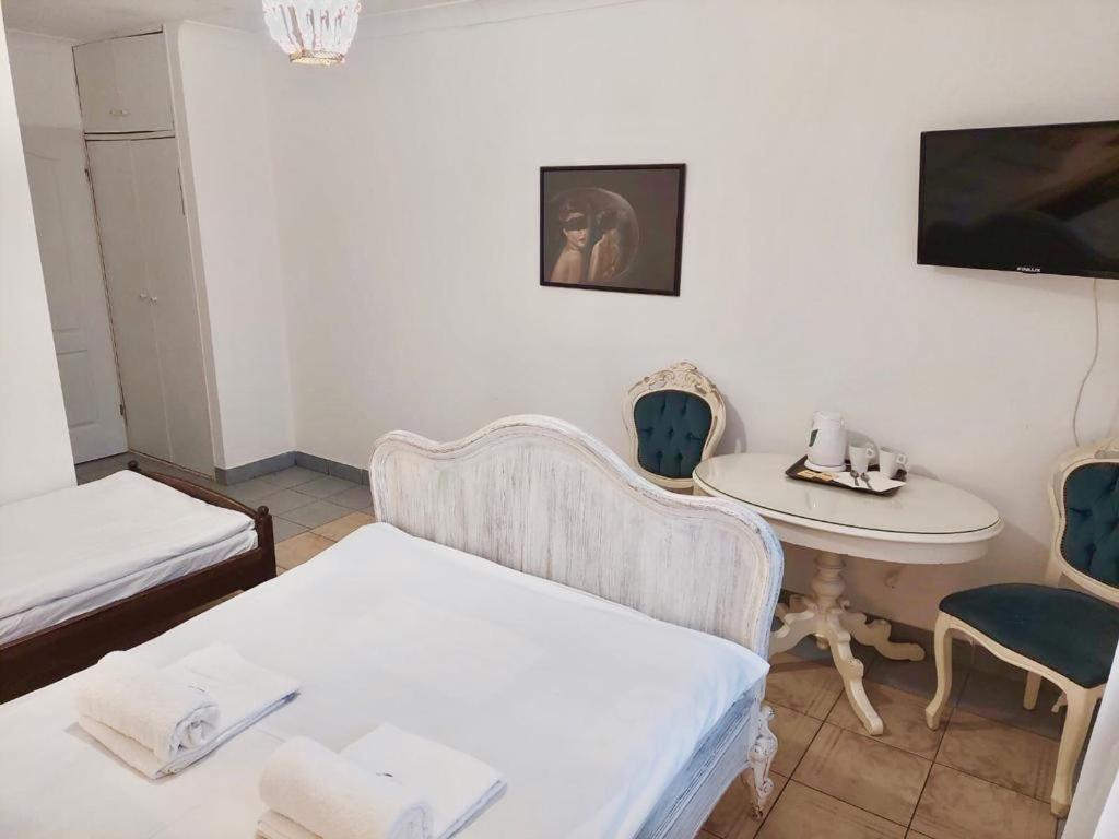 Pod Roza Economy Bed & Breakfast เวบา ภายนอก รูปภาพ